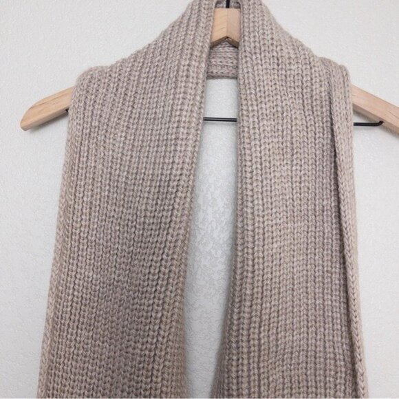 NEW Calvin Klein Knit Scarf Gold Zipper Pockets OS Beige Tan - Picture 4 of 6